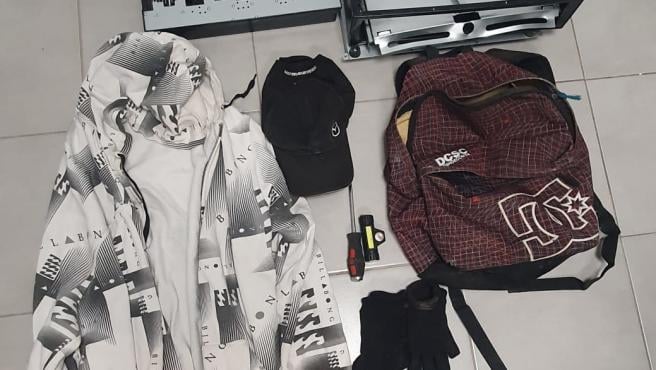 Tira una piedra a la empleada de un comercio de Gran Tarajal para robar la caja