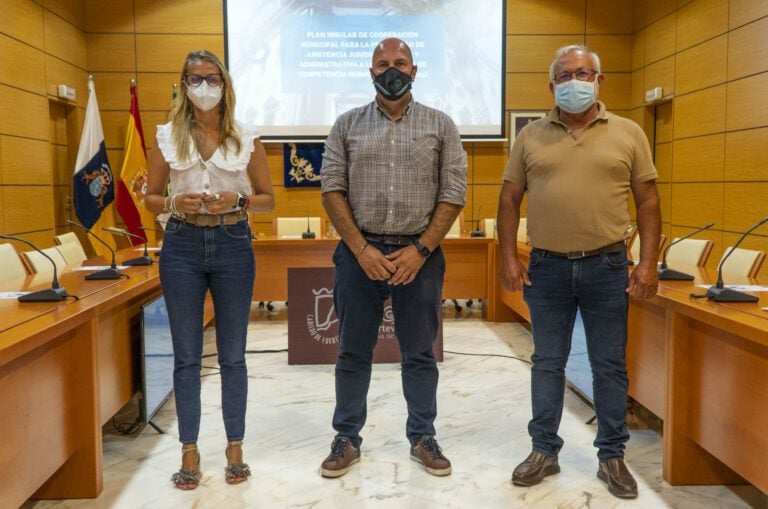 El Cabildo destina seis millones a ayuda jurídica y técnica en los ayuntamientos