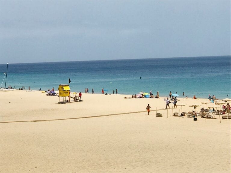 El PSOE informa del cierre de la playa del Matorral en Pájara «por contaminación»