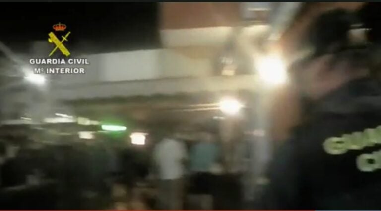 La Guardia Civil disuelve dos aglomeraciones con más de 500 personas en Corralejo