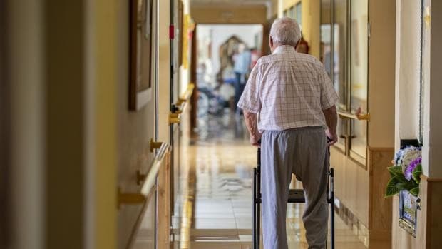 El 70% de los 2.853 fallecidos por covid en Canarias tenía más de 75 años