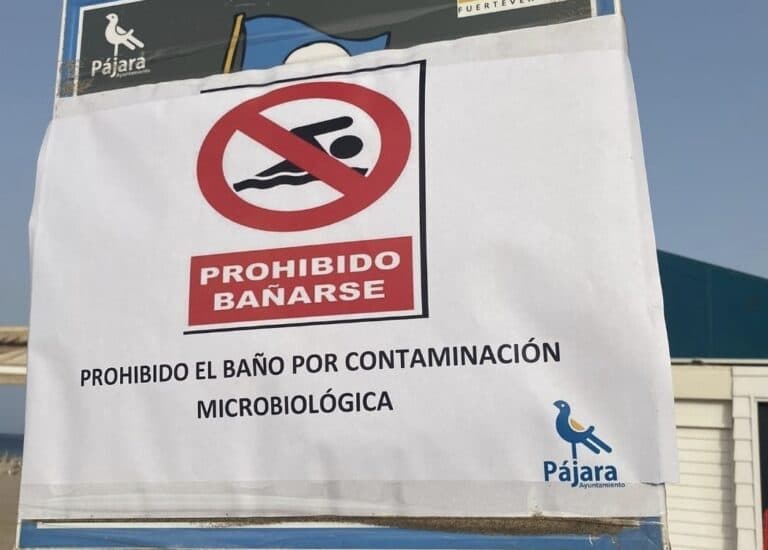 El PSOE acusa a Dunia Álvaro de «mentir y ocultar información» sobre la contaminación de la playa de Morro Jable
