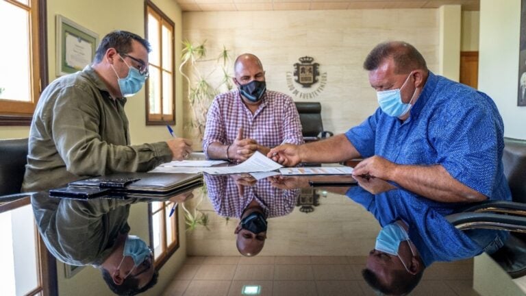 El Cabildo destina más de 350.000 euros a los programas de emergencia social de Antigua