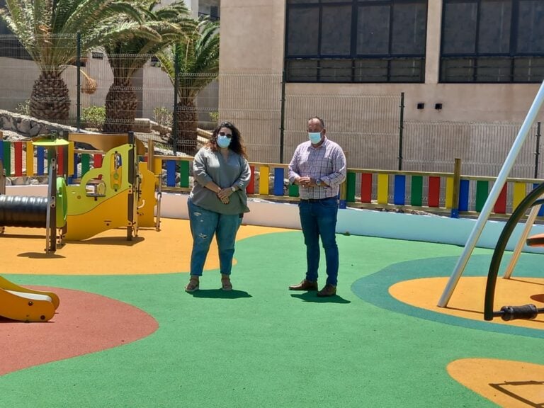 Finalizan las obras del parque infantil del Barranco del Ciervo