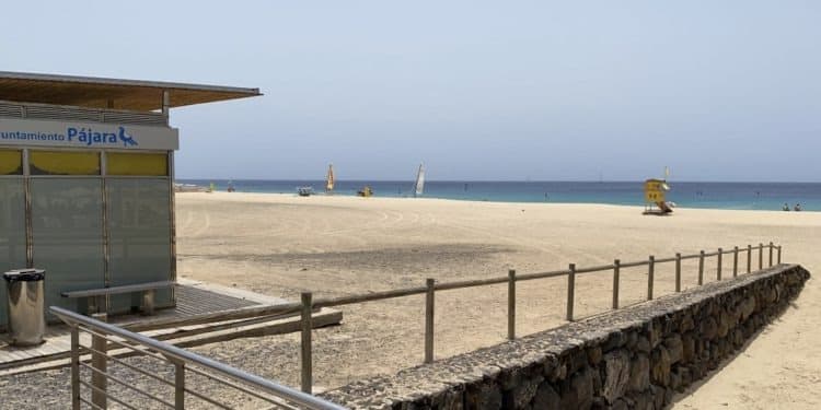 Los análisis del agua ratifican la seguridad de la playa de Morro Jable que permanece abierta