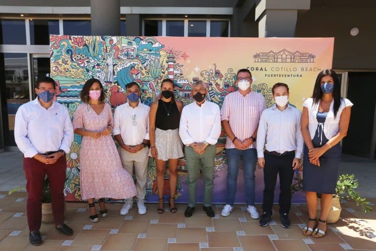 El Cabildo felicita al Hotel Coral Beach de El Cotillo por su reciente reforma