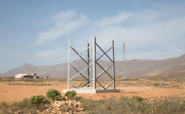 PSOE, Podemos y NC declaran «de utilidad pública» el tendido eléctrico que fue anulado por los tribunales