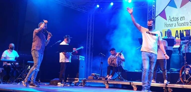 Sanidad aplaude los protocolos anticovid y civismo del público en las fiestas de Antigua