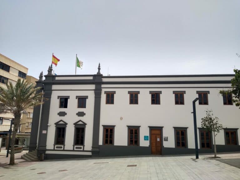 Los trabajadores del Cabildo donarán a La Palma la partida para actividades socioculturales