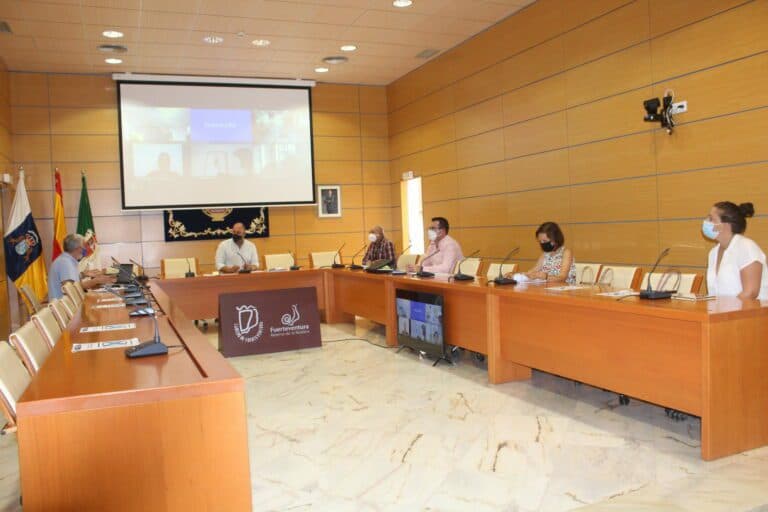 El Cabildo quiere dar celeridad a la construcción del centro polivalente universitario en la Isla