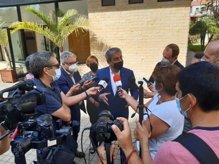 El Gobierno acelera la compra de las primeras 73 viviendas para los afectados de La Palma