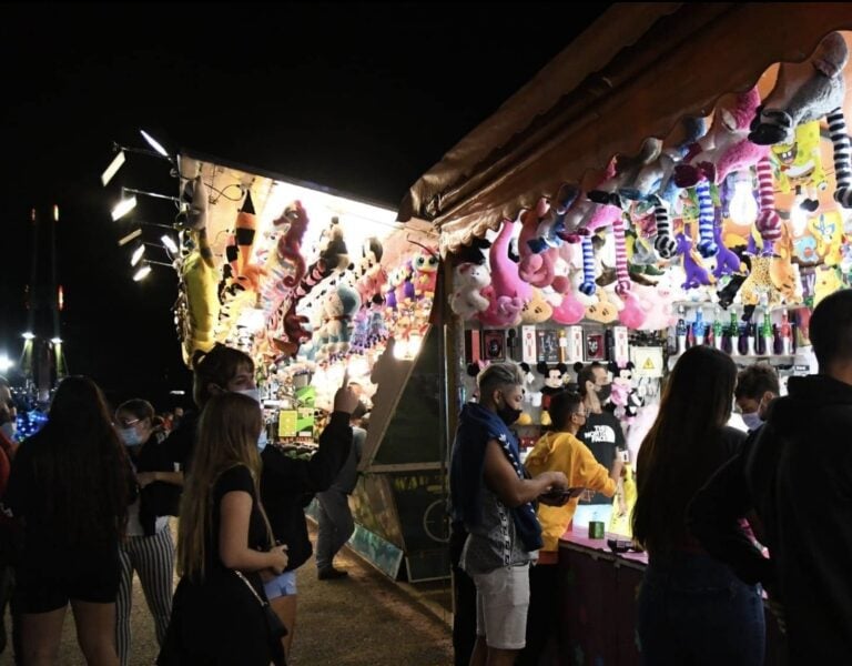 El Recinto Ferial acoge un parque de atracciones lleno de novedades durante las fiestas