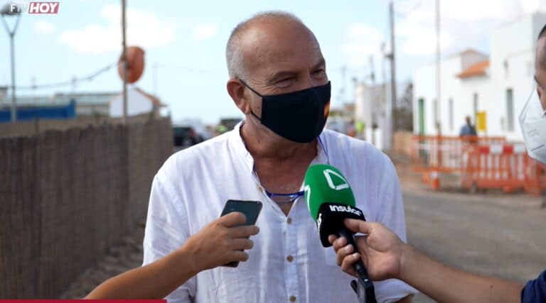 VIDEO | Los vecinos de Triquivijate protestan por el reasfaltado propuesto por el Cabildo