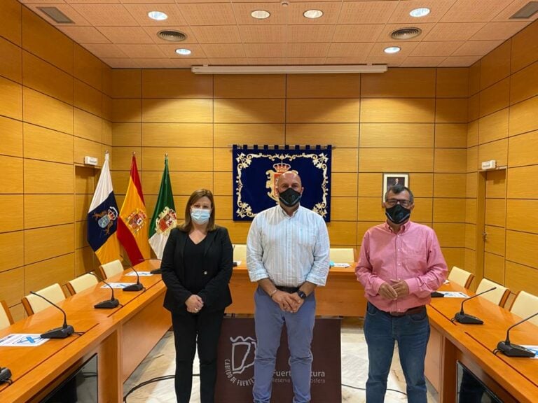 El Cabildo subvenciona a la Asociación de Empresarios de Puerto del Rosario con 50.000 euros