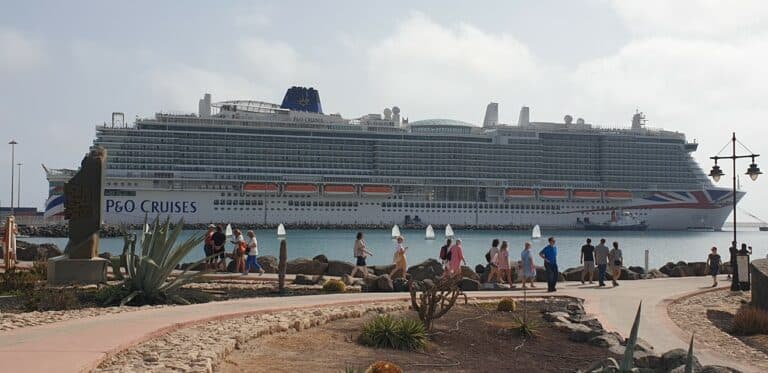 Puerto del Rosario comienza la temporada de cruceros