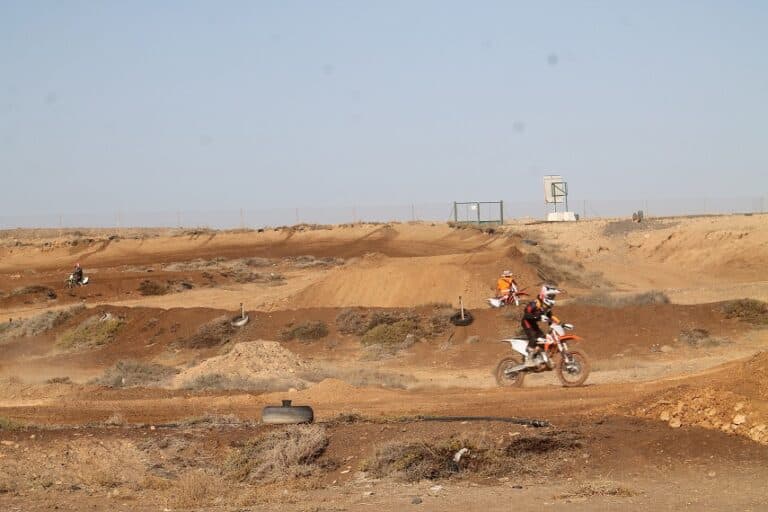 Vuelven a rugir los motores en el Circuito de Motocross de Los Alares