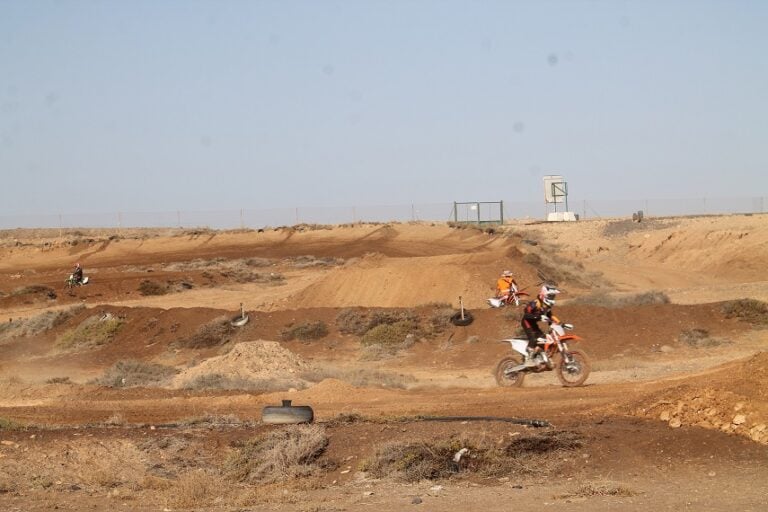 Vuelven a rugir los motores en el Circuito de Motocross de Los Alares