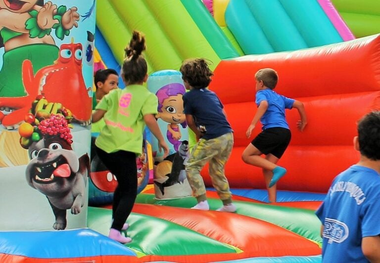 Llegan con agosto las Fiestas Infantiles en la Playa del Castillo todos los viernes por la mañana