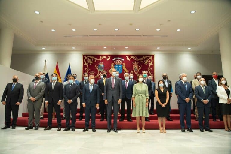 El presidente del Cabildo acude al Consejo extraordinario de Turismo