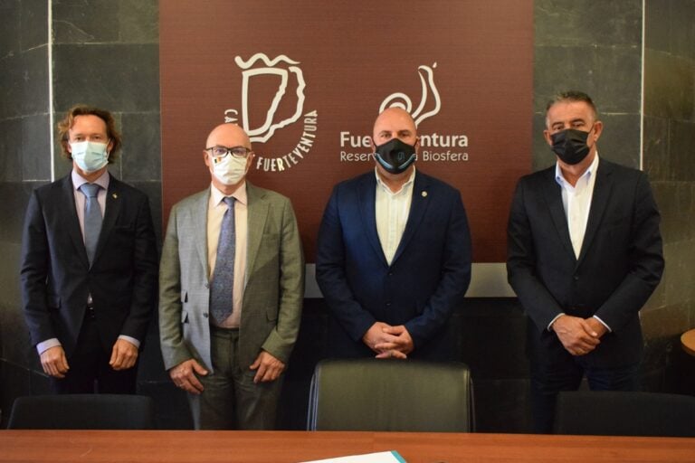 El Cabildo recibe la visita del nuevo cónsul de Bélgica en Canarias