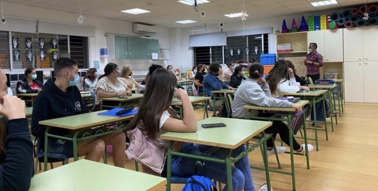 Campaña sobre sexualidad y mitos del ‘amor romántico’ en los colegios de la capital