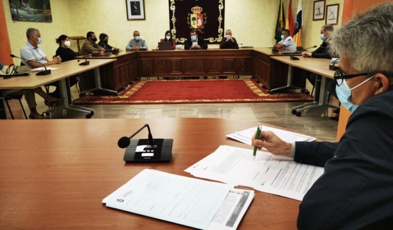 La gestión económica del Ayuntamiento de Antigua en 2020 recibe un aprobado alto