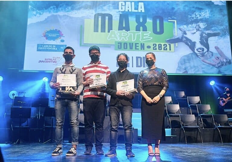 El Cabildo entrega los premios a los ganadores de Maxo Arte Joven