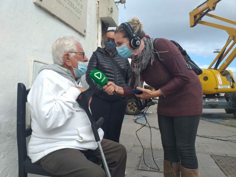 Afectados por un “fondo buitre” en Corralejo denuncian su situación en Radio Insular
