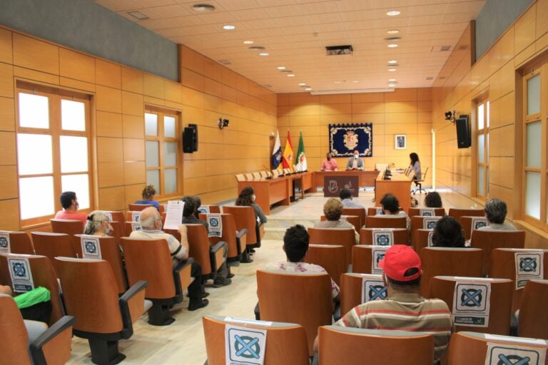 El Cabildo se reúne con el colectivo de artesanos de Fuerteventura