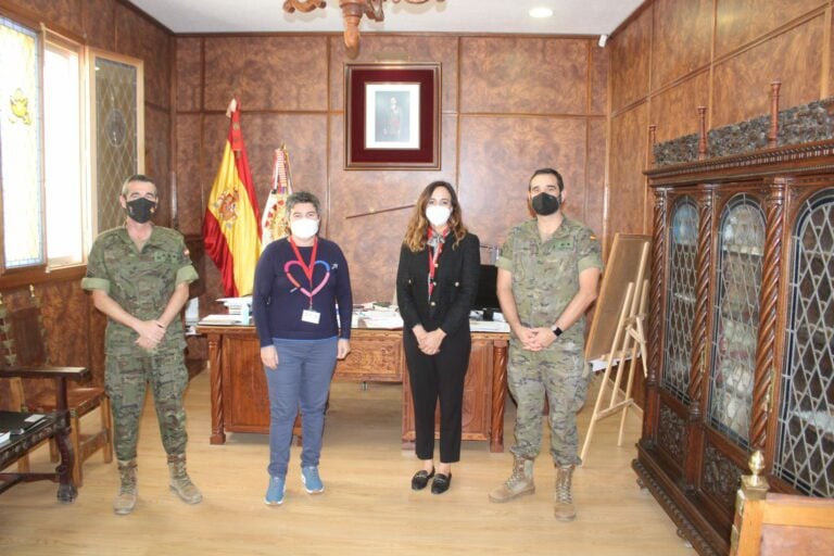 Los soldados del Soria 9 participan en una jornada de donación de sangre