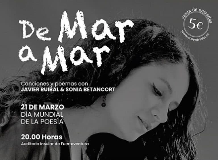 El cantautor Javier Ruibal y la poetisa Sonia Betancort en el Auditorio Insular