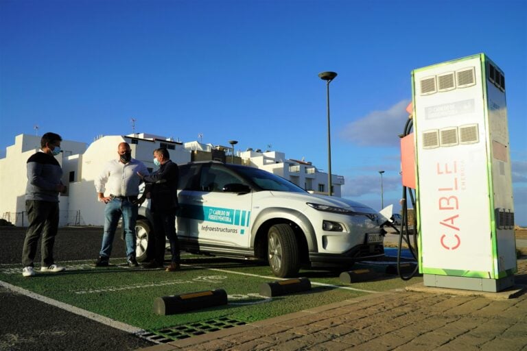 Entran en servicio nuevos puntos de recarga de coches eléctricos