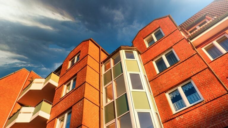 La compraventa de vivienda creció un 31 % en abril en Canarias