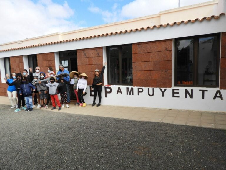 Alumnos del CEIP La Ampuyenta plantan cara a la Discriminación Racial