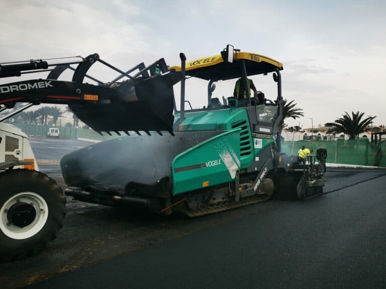 El Mercadillo de Caleta de Fuste cada vez más cerca tras la mejora del firme