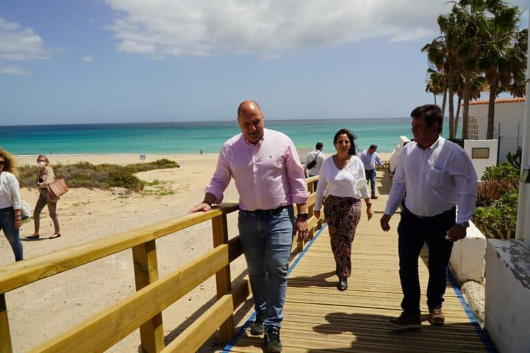 Concluyen las mejoras en accesibilidad y equipamiento en las playas de Pájara