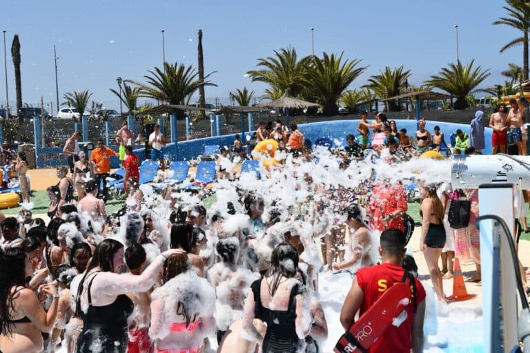 Más de 3.000 personas visitan Acua Water Park en el fin de semana de su reapertura