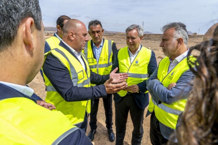 El Cabildo pide a Torres que impulse el tramo Pozo Negro – Matas Blancas y el acceso al puerto del Morro Jable
