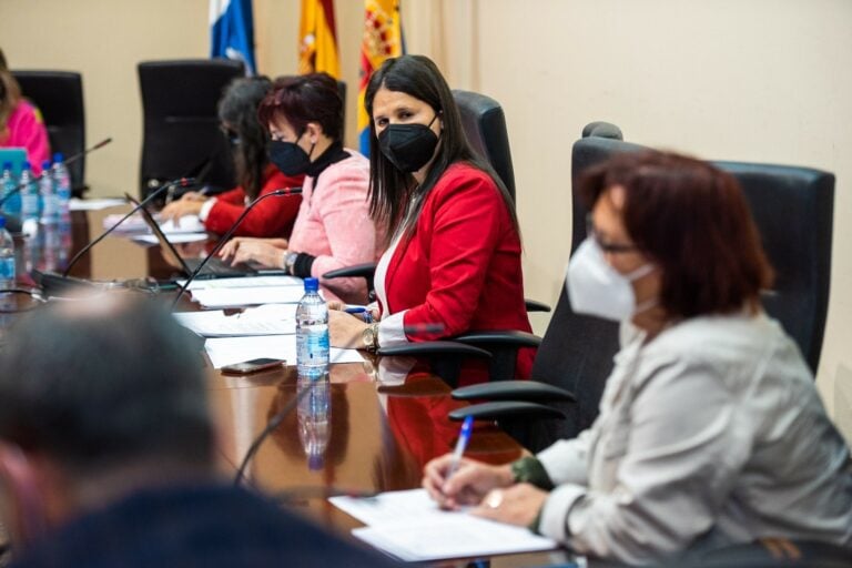 Tuineje da luz verde al destino de 8,8 millones de euros para obras públicas