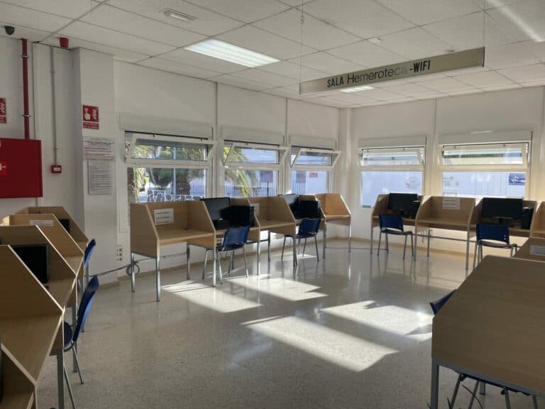 La Biblioteca municipal de Puerto del Rosario estrena siete ordenadores