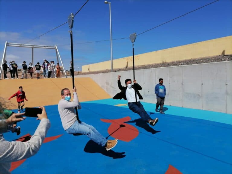 El Ayuntamiento inaugura el mayor parque infantil de Pájara, ubicado en Costa Calma