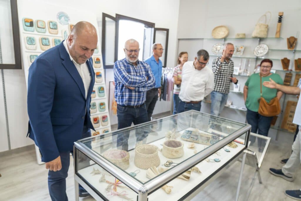 La Asociación de Artesanos abre una tienda en Betancuria