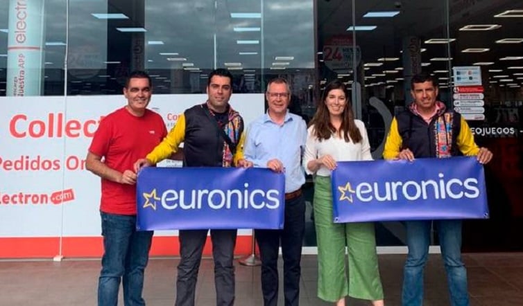 Tiendas Electron y Euronics con la Murga Los Gambusinos