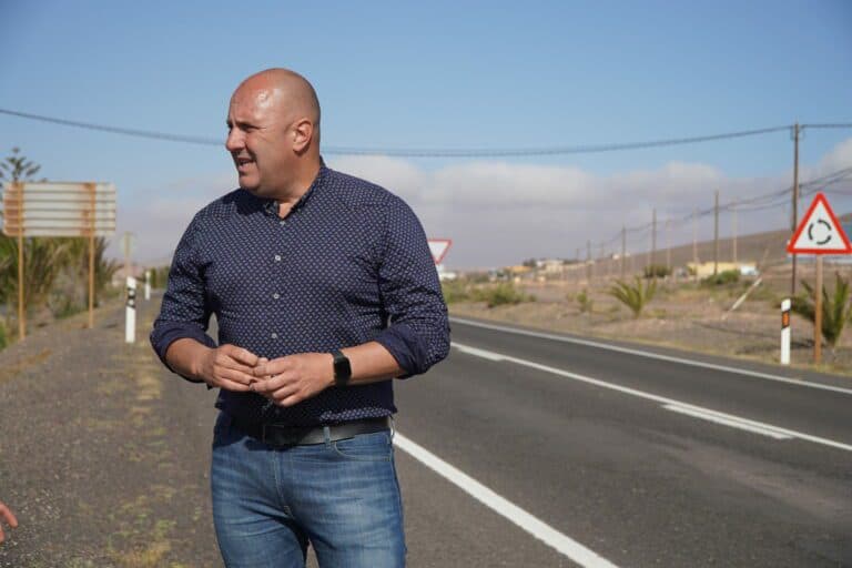 Reasfaltado de la FV-207 entre la glorieta de Almácigo y el Museo de La Alcogida