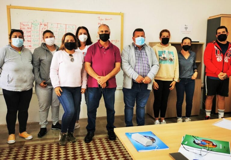 20 estudiantes mayores de edad de Antigua sacan su título de Bachillerato o Secundaria