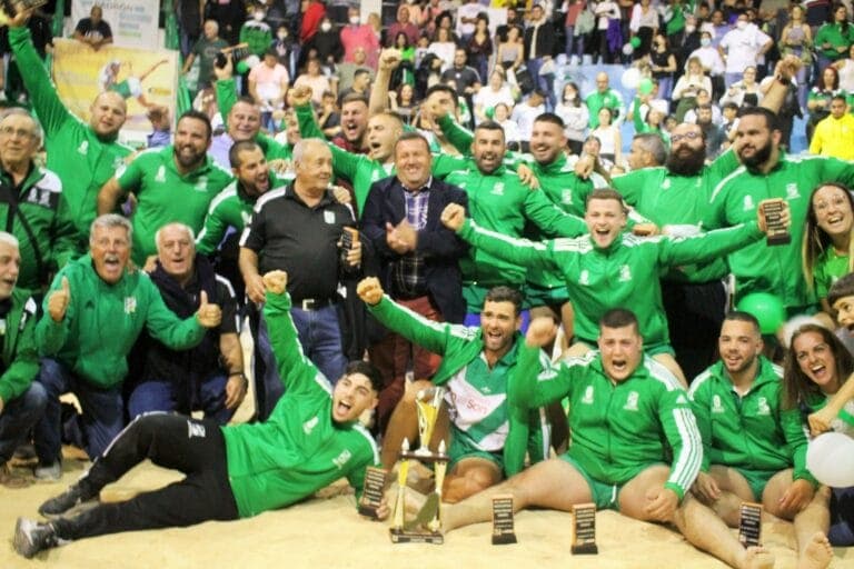 El alcalde, junto a 200 aficionados del municipio, asistirán a la final de liga regional de Lucha Canaria