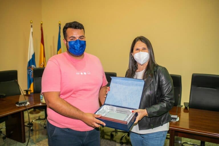 Tuineje presenta a Luis Miguel Rodríguez Roger a los Premios Joven Canarias 2022