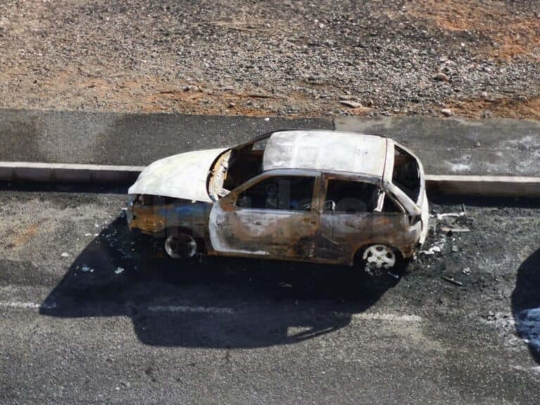 El PP pide al Delegado del Gobierno una investigación que apoye a la Policía Local sobre los coches calcinados