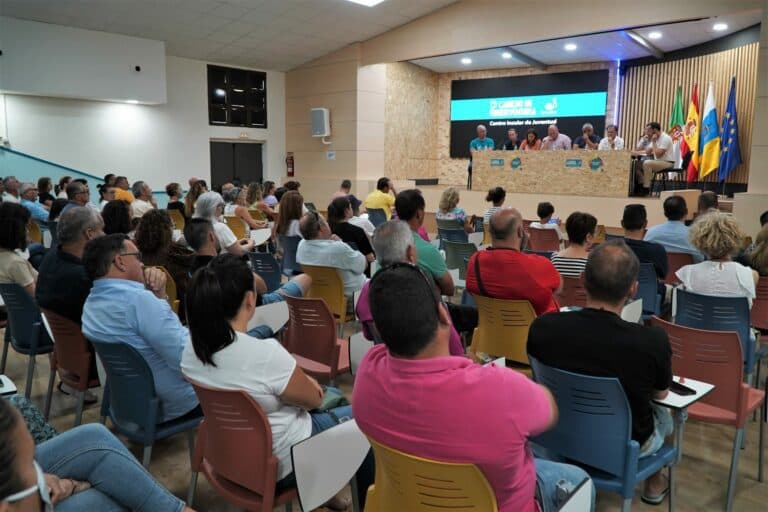 Cabildo y ayuntamiento buscan soluciones a las múltiples necesidades de Playa Blanca