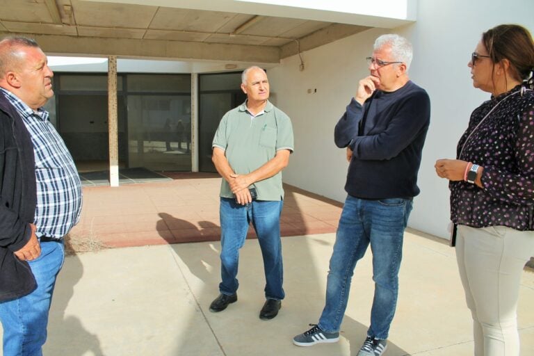 Convenio entre Ayuntamiento y Gobierno Regional para ejecutar las obras de la Guardería de Antigua